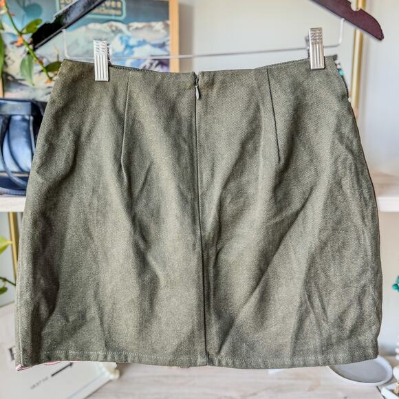 NWT-Francesca's Olive Green Mini Skirt w/ Embroidered Floral Design-Size Small - Picture 3 of 9